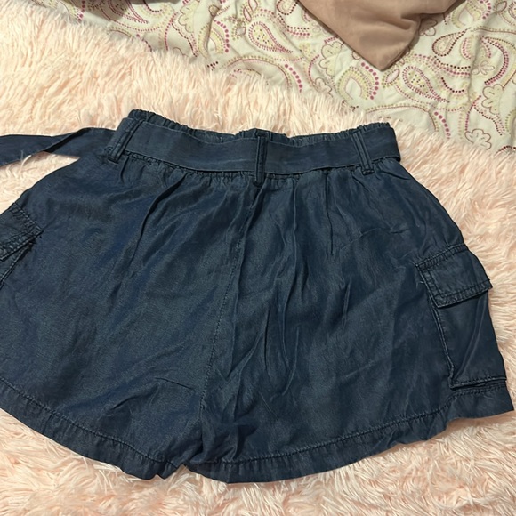 Shorts - Picture 2 of 3